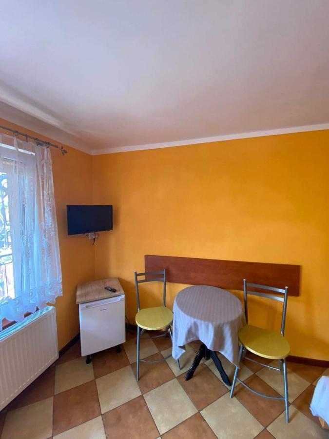 Pokoje Goscinne Marcin Łeba Exterior foto