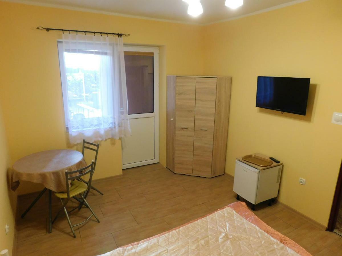 Pokoje Goscinne Marcin Łeba Exterior foto